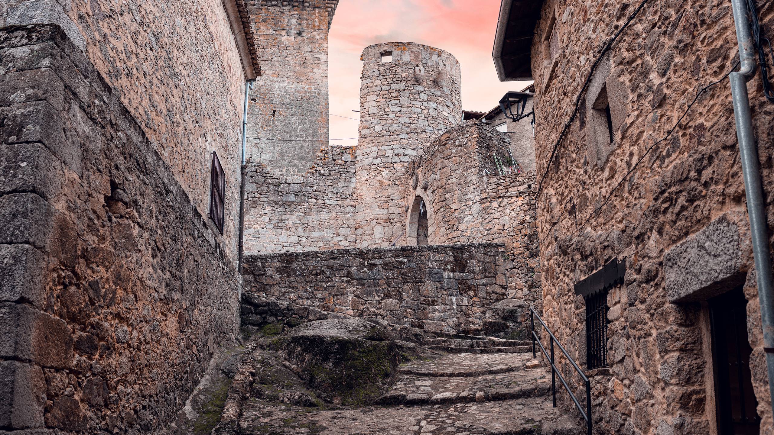 Hotel-Garibaldi-Frosinone-castello-fumone